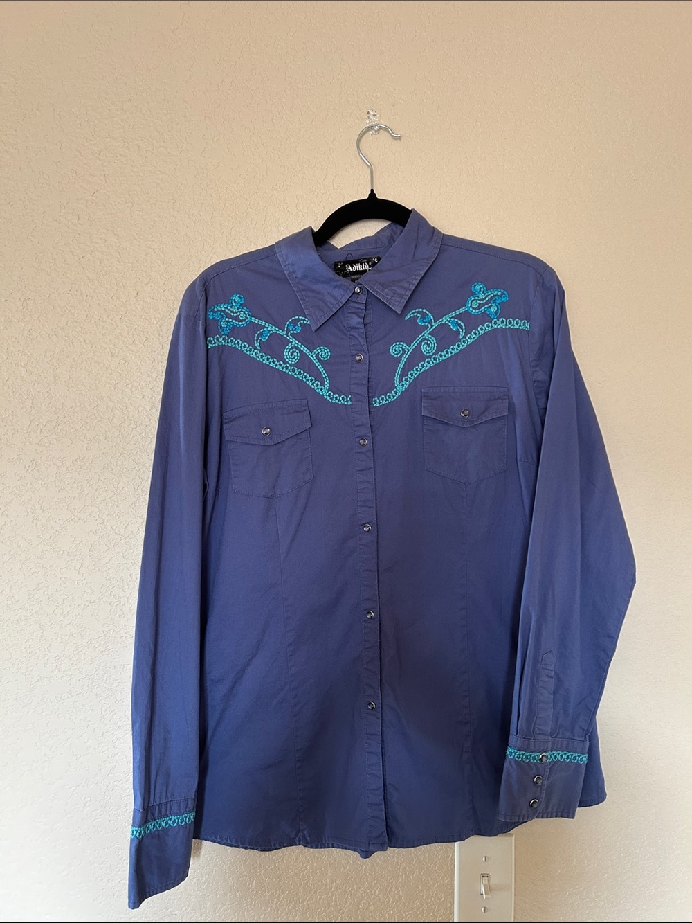 Adiktd Women’s XL Western Embroidered Pearl Snap Cowgirl Rodeo Shirt